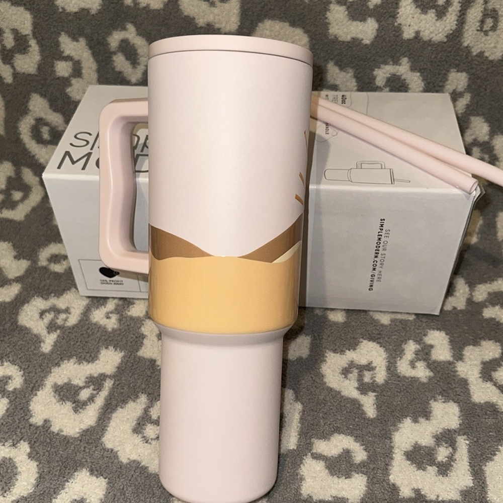 Simple Modern TREK 40oz Tumbler in Rise and Shine 😍 New 🆕 & Never Used ❣… - Picture 11 of 17